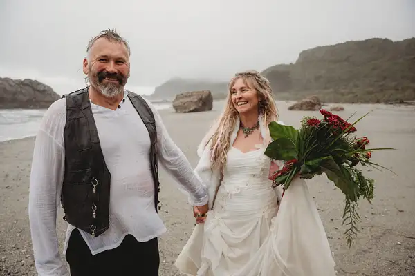 Nelson Wedding Photographers: Velvet Moon Photography